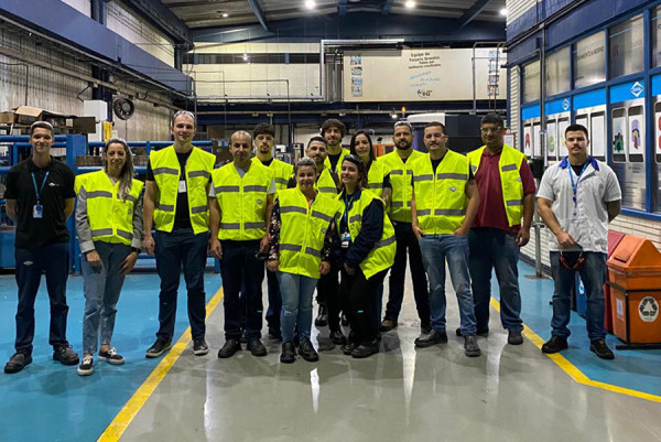 Visita técnica à empresa Dana proporciona aprendizado prático a alunos de Engenharia de Produção