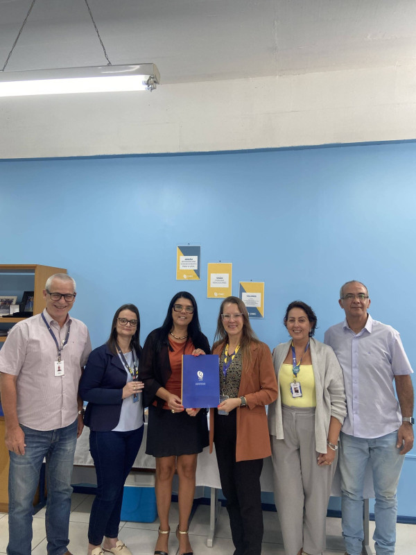 Entrega relatório trianual da CPA da Instituição à Reitora Ludinara Scheffel