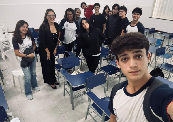 Faculdade CNEC Rio das Ostras marcou presença no evento acadêmico Expo Profissões 2025